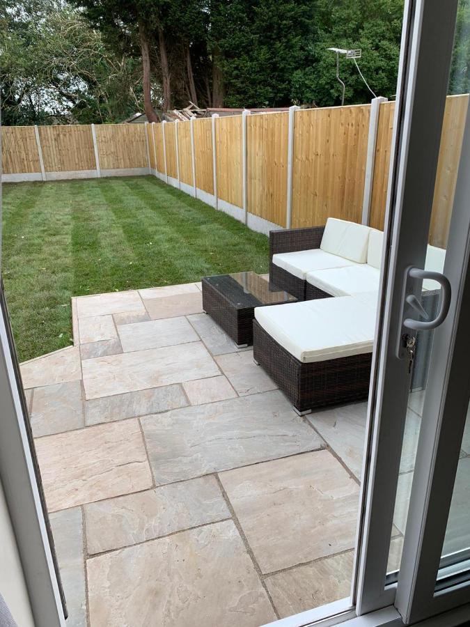Lovely 1-Bedroom Apartment With Garden And Parking Stone  Exterior photo